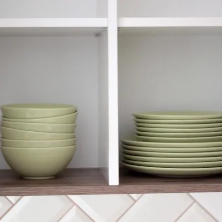 Charming 1br With Bath In Quiet Center Of Appartement *