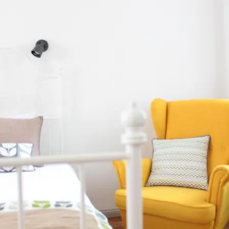 Charming 1br With Bath In Quiet Center Of Apartment Riga