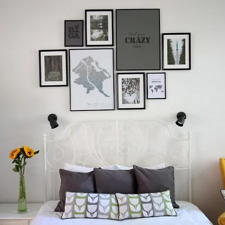 アパート Charming 1br With Bath In Quiet Center Of リガ