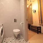 Charming 1br With Bath In Quiet Center Of Lejlighed