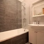 Charming 1br With Bath In Quiet Center Of *