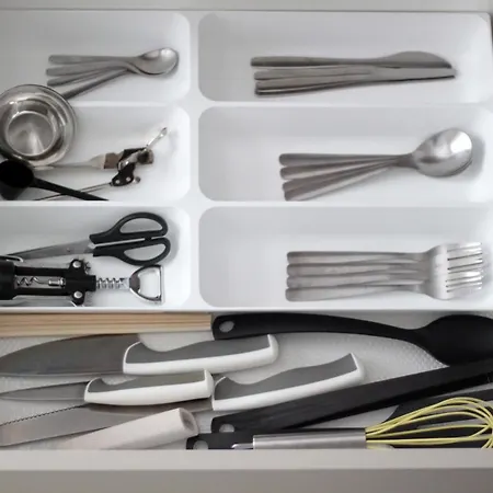 公寓 Charming 1br With Bath In Quiet Center Of *